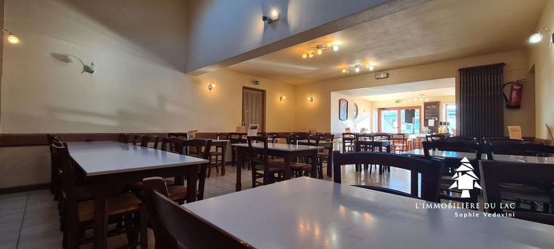 Local commercial - 451 m² - 2 pièces