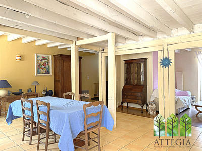 Maison - 180 m² - 5 pièces