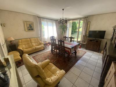 Maison - 97 m² - 5 pièces
