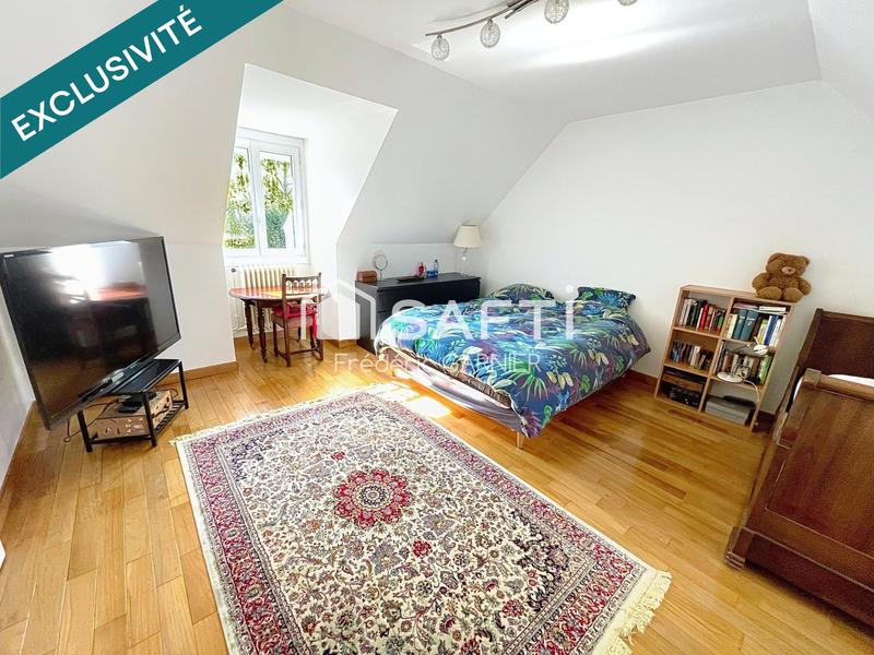 Maison - 212 m² - 7 pièces