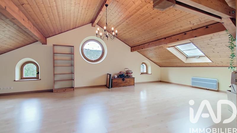 Maison - 258 m² - 5 pièces