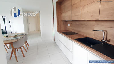 Appartement - 81 m² - 3 pièces
