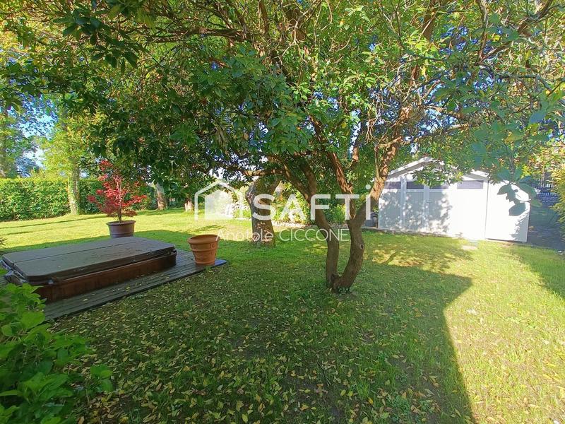 Maison - 213 m² - 7 pièces