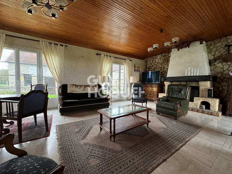 Maison - 208 m² - 8 pièces