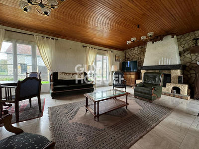 Maison - 208 m² - 8 pièces