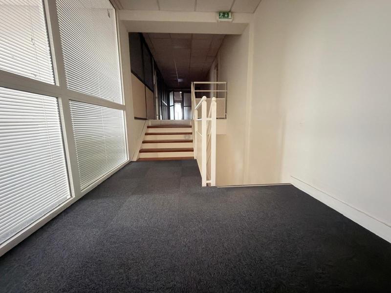 Bureau - 366 m² - 17 pièces