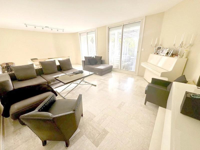 Appartement - 136 m² - 5 pièces