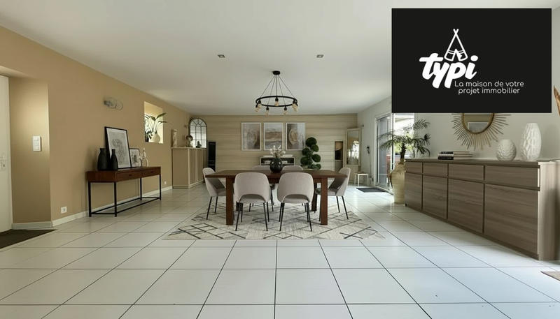 Maison - 180 m² - 7 pièces