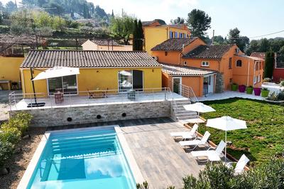 Maison - 400 m² - 12 pièces