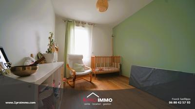 Appartement - 82 m² - 4 pièces