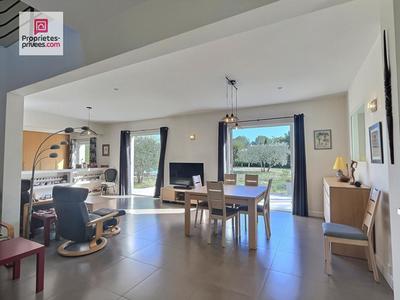 Villa - 168 m² - 6 pièces