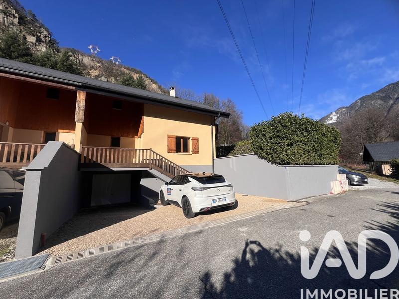 Maison - 121 m² - 5 pièces