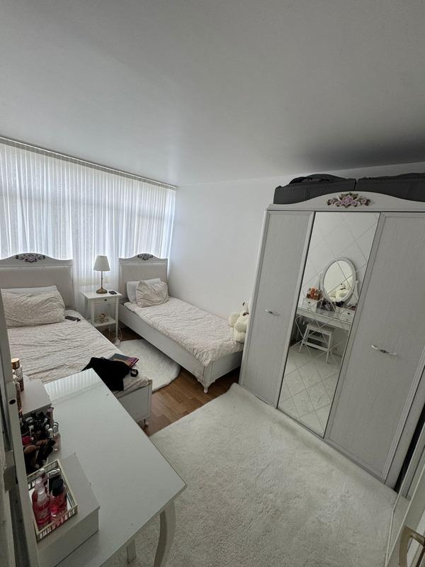 Appartement - 80 m² - 5 pièces