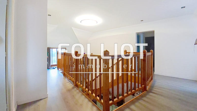 Maison - 205 m² - 7 pièces