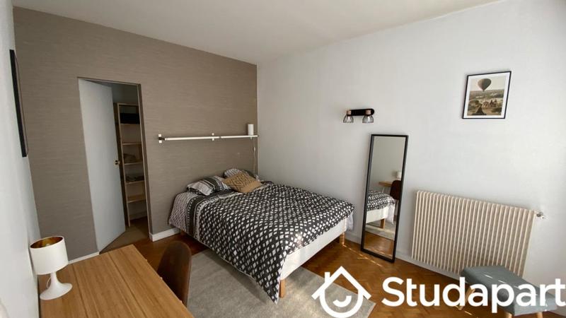 Chambre - 10 m² - 1 pièce