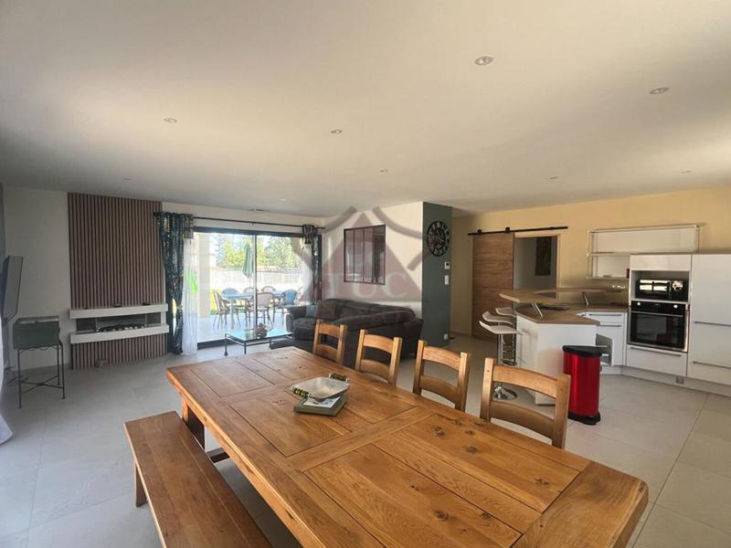 Maison - 159 m² - 7 pièces