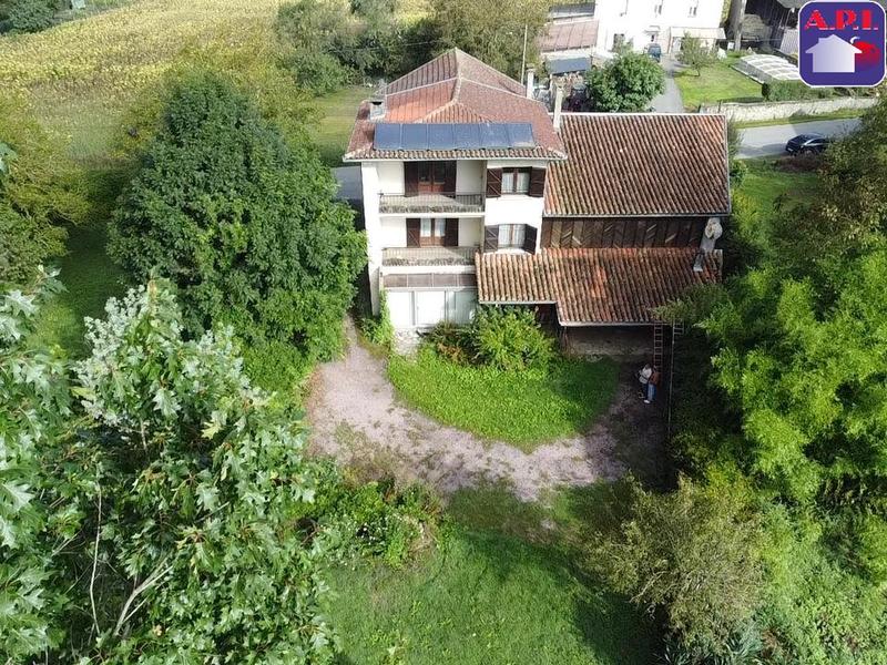 Maison - 240 m² - 7 pièces