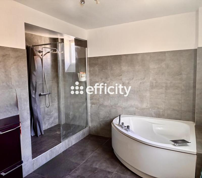 Maison de village - 186 m² - 8 pièces