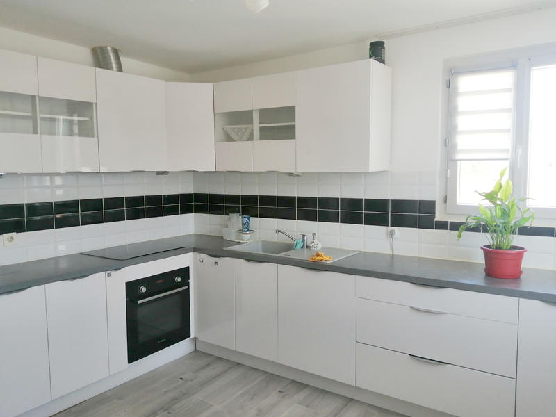 Maison - 80 m² - 8 pièces