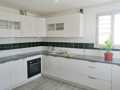 Maison - 80 m² - 8 pièces