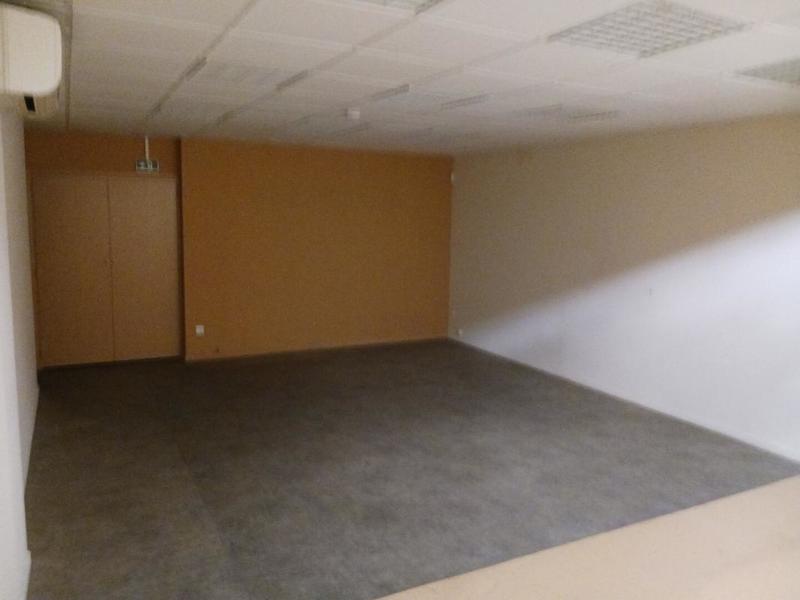 Local commercial - 135 m² - 3 pièces