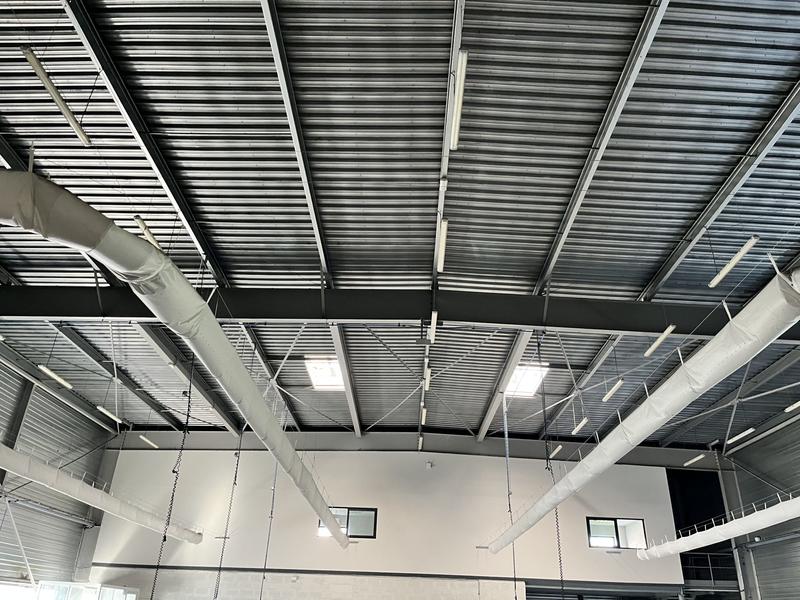 Local d'activités - 1 300 m²