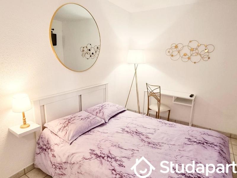 Chambre - 11 m² - 1 pièce