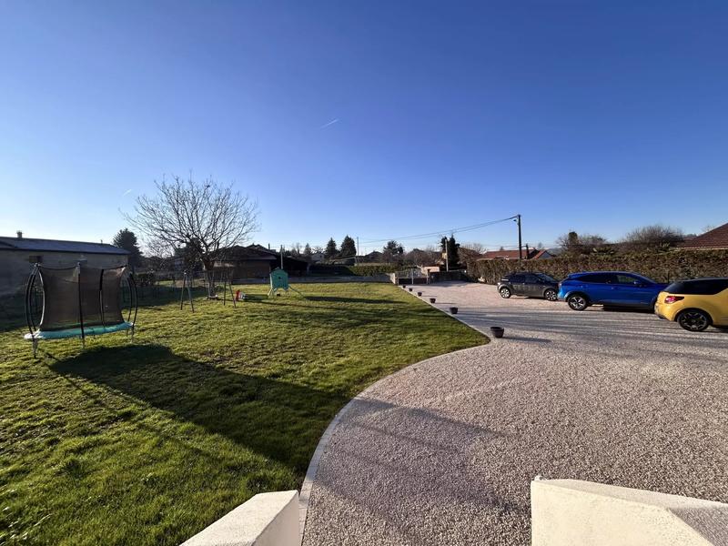 Maison - 247 m² - 7 pièces