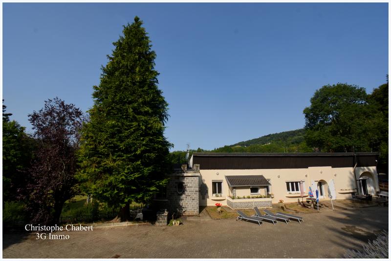 Maison - 265 m² - 9 pièces