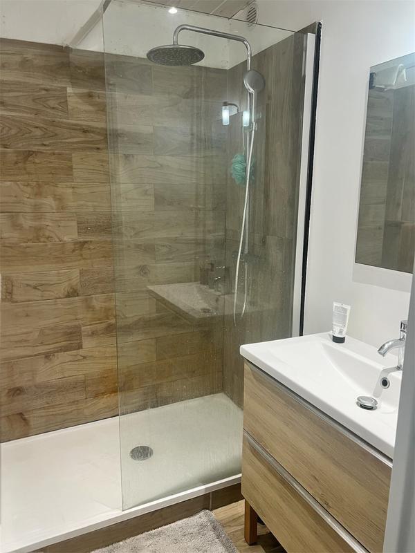 Appartement - 98 m² - 7 pièces