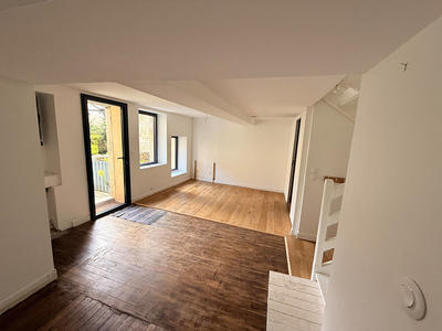Maison - 216 m² - 9 pièces