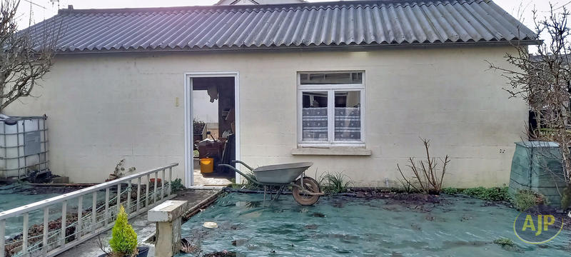 Maison - 90 m² - 5 pièces