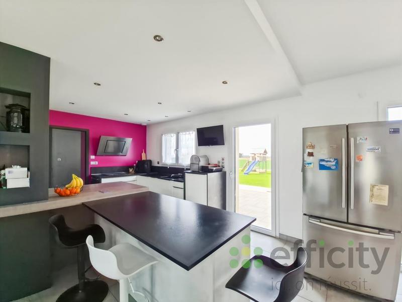 Pavillon - 270 m² - 8 pièces