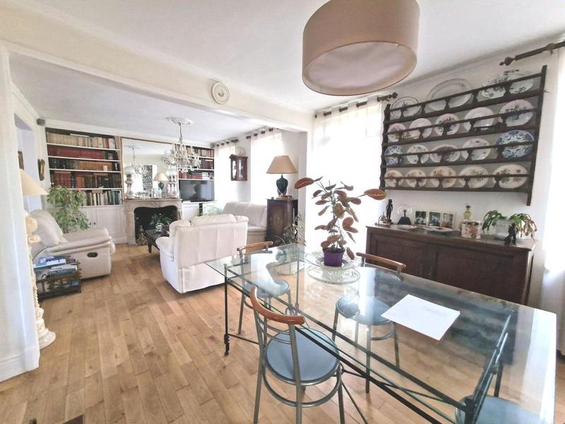 Maison ancienne - 297 m² - 8 pièces