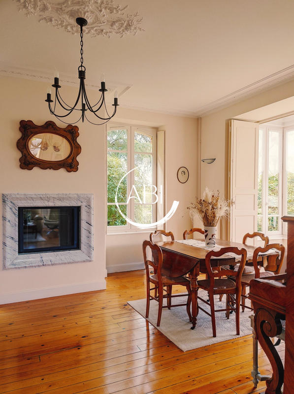 Villa - 183 m² - 8 pièces