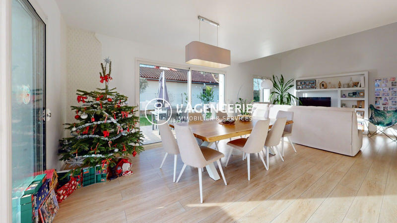 Maison - 149 m² - 5 pièces