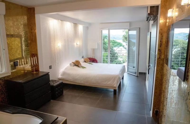 Maison - 172 m² - 10 pièces