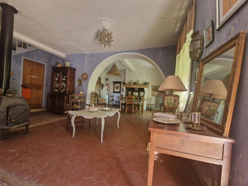 Mas - 508 m² - 13 pièces