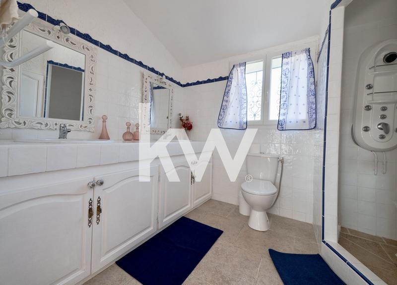 Mas - 278 m² - 7 pièces