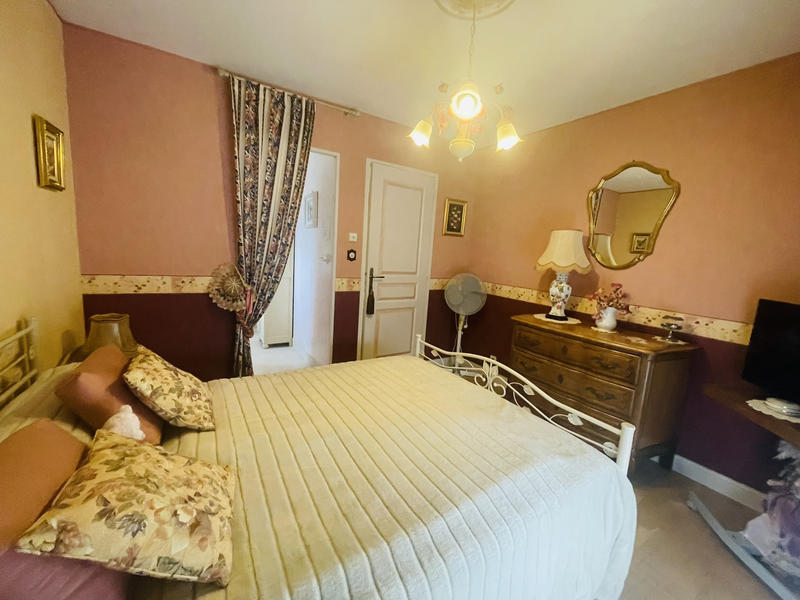 Maison - 267 m² - 7 pièces