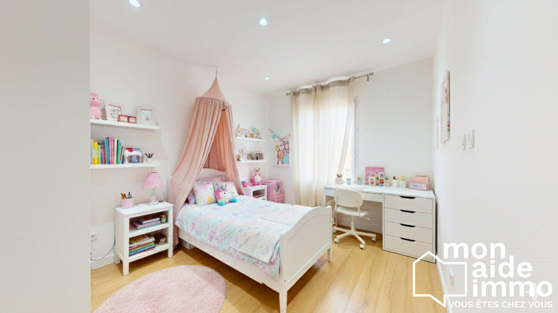 Maison - 95 m² - 4 pièces