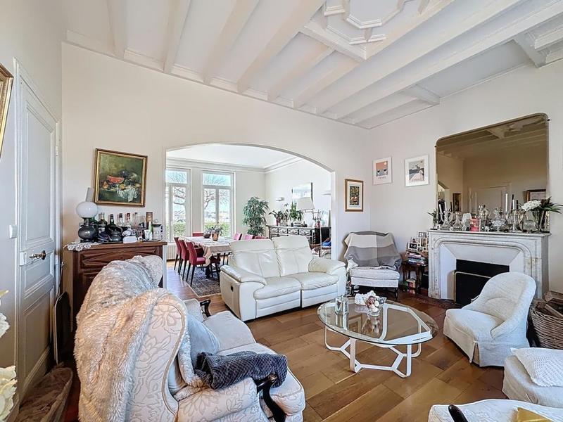 Maison en pierre - 217 m² - 11 pièces