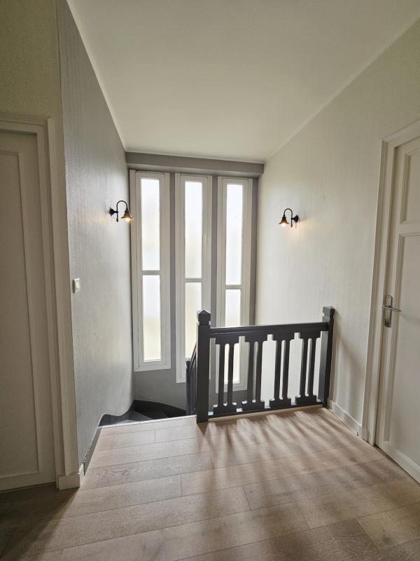 Maison - 251 m² - 10 pièces