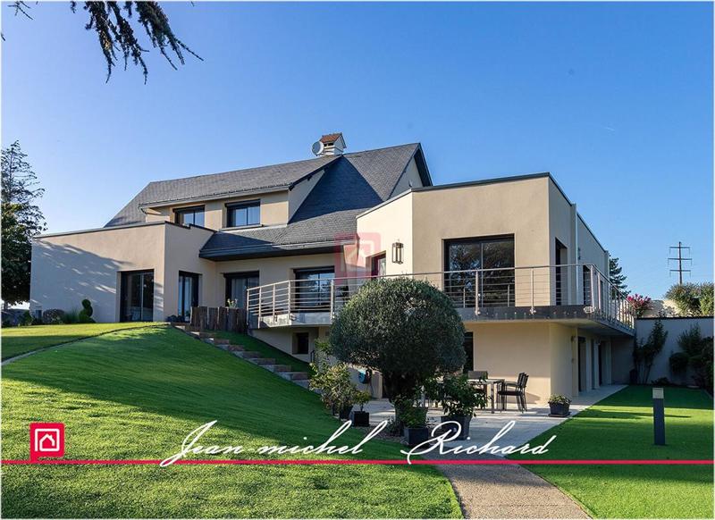 Maison - 510 m² - 13 pièces