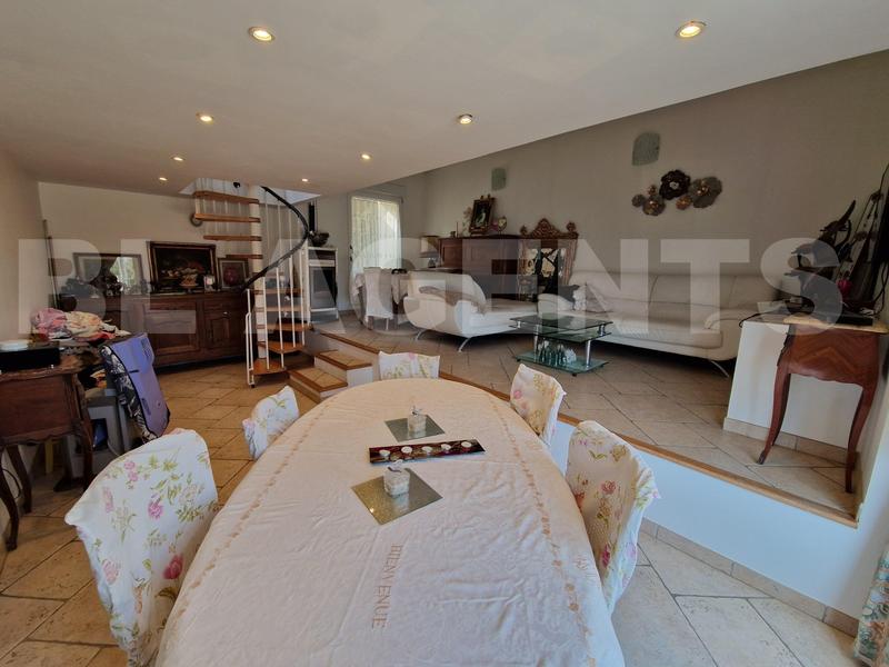 Maison - 130 m² - 5 pièces