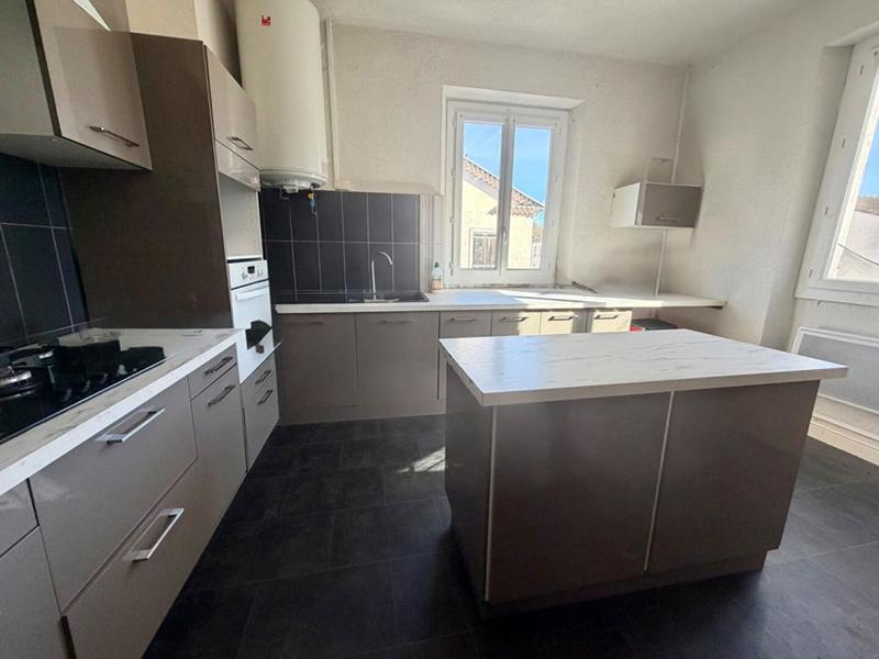 Maison - 198 m² - 7 pièces