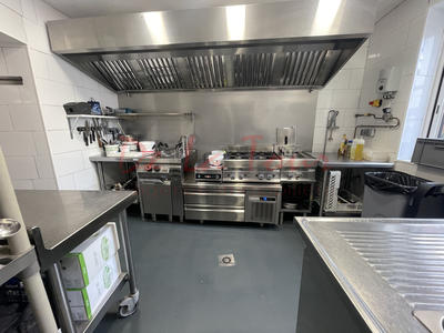 Local commercial - 134 m² - 5 pièces