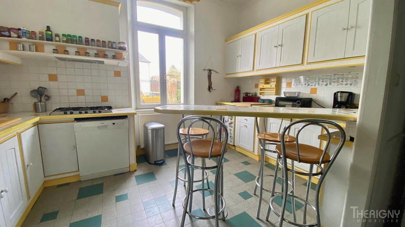 Maison - 184 m² - 8 pièces