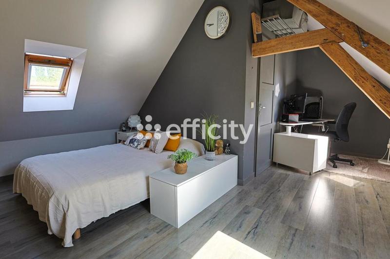 Maison - 229 m² - 9 pièces