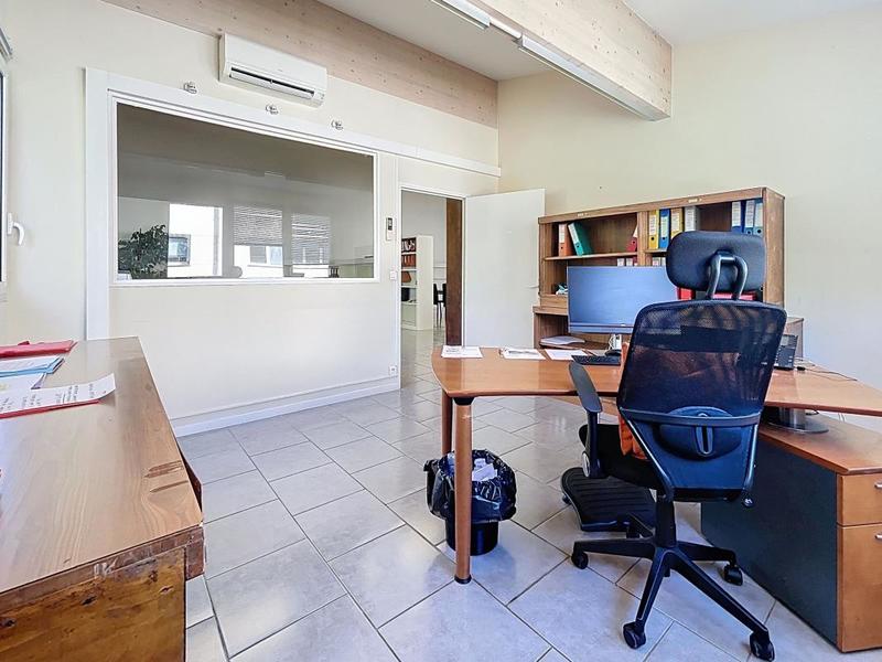 Bureau - 143 m²